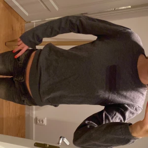 Mörkgrå stickad tröja från A.P.C. - Storlek M men liten i storleken