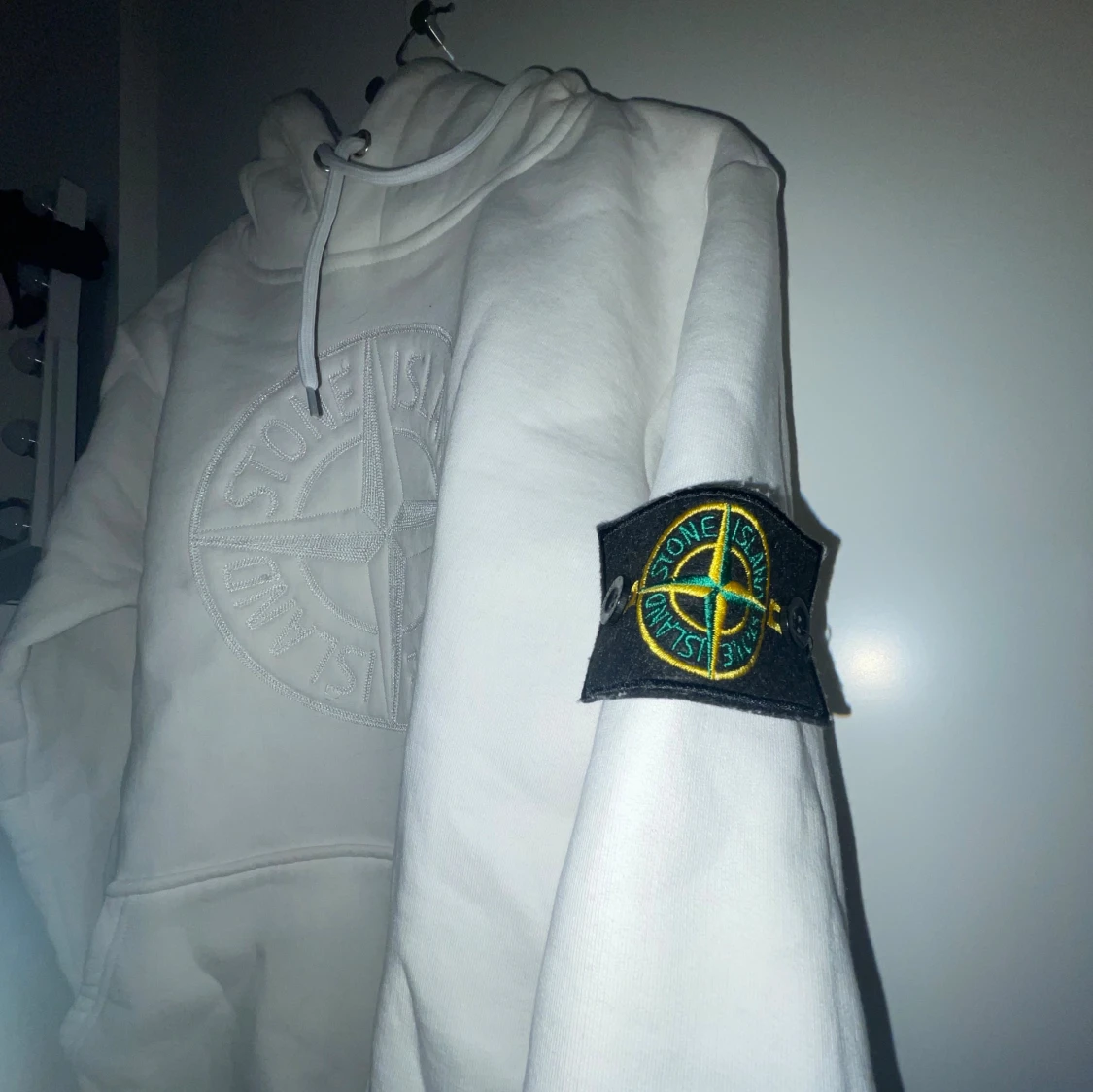 Vit hoodie från Stone Island