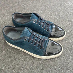 Lanvin Skor | 43 - Lanvin Dbb1 sneakers | Grymt skick | Storlek 9, passar 43-44 | Endast skorna ingår | INGA BYTEN | Fraktar spårbart eller möts upp i Täby 