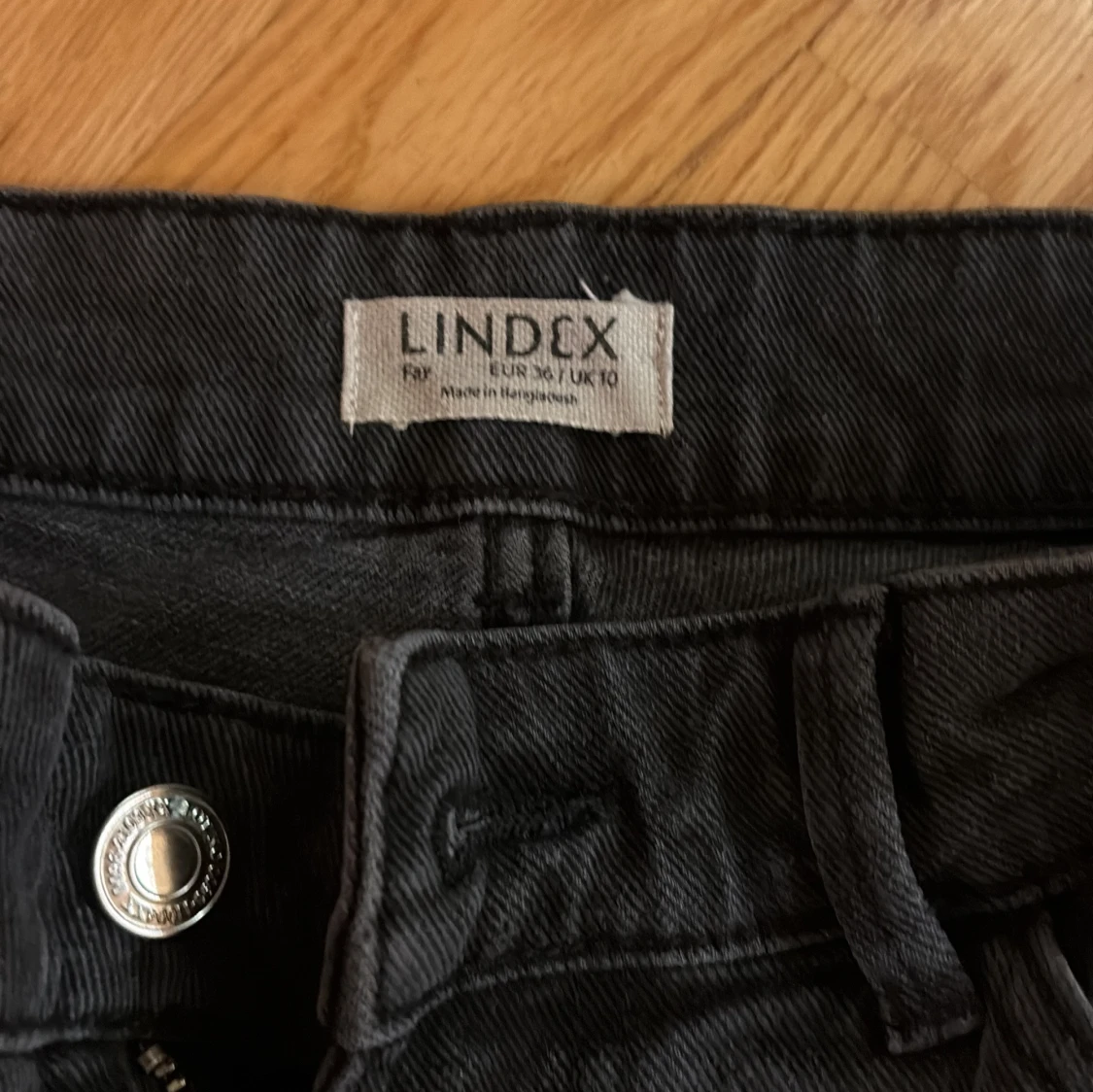 Svarta bootcut jeans från Lindex - 1