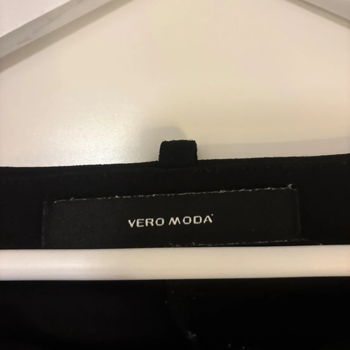 Svarta kostymbyxor från Vero Moda - 2