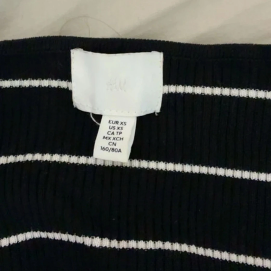 Svart ribbad randig tröja H&M XS - 2