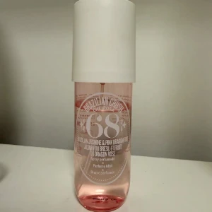 Brazilian Crush Cheirosa 68 Mist 240ml - Perfume mist med brasiliansk jasmin och pink dragonfruit. 