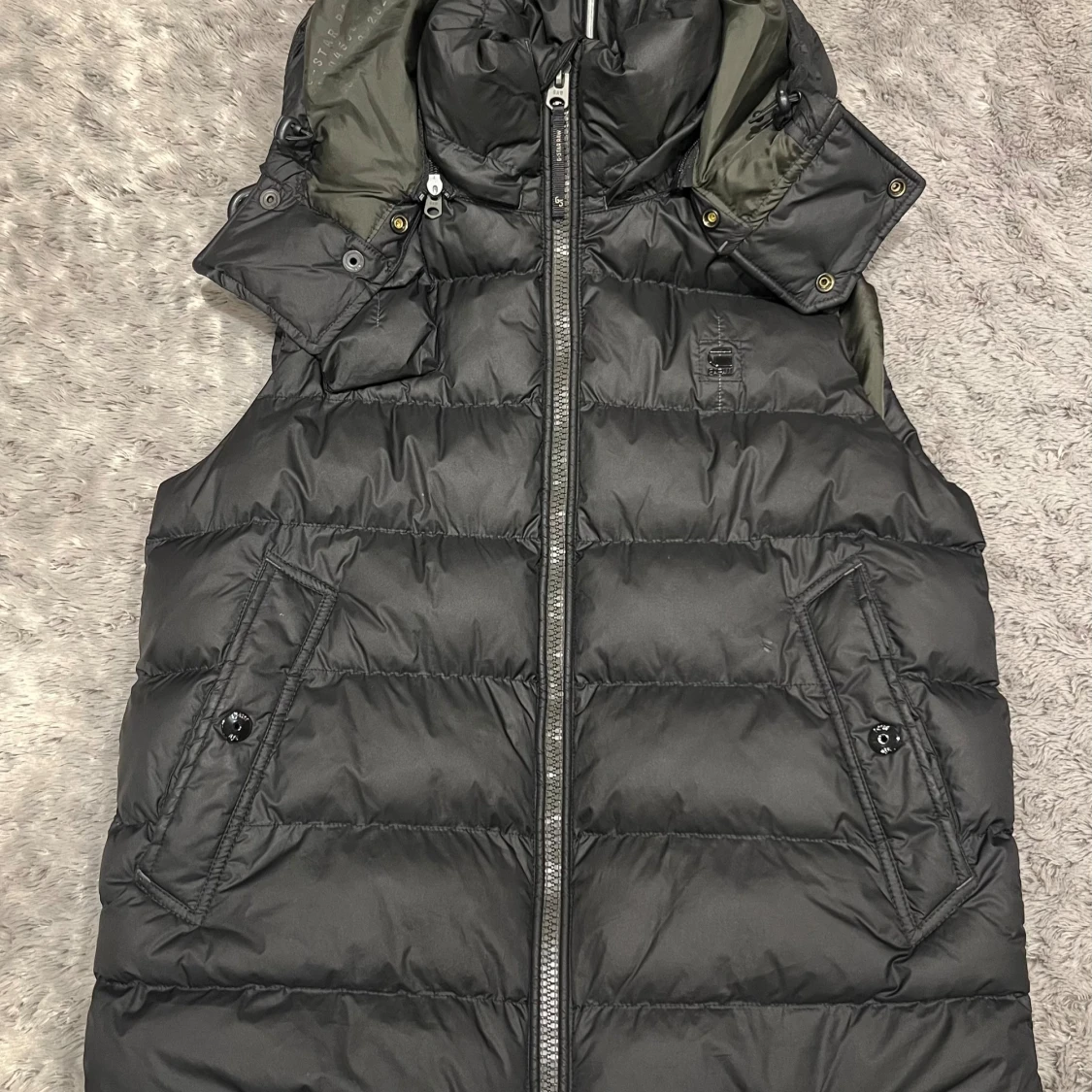 Svart dunväst från G-Star RAW