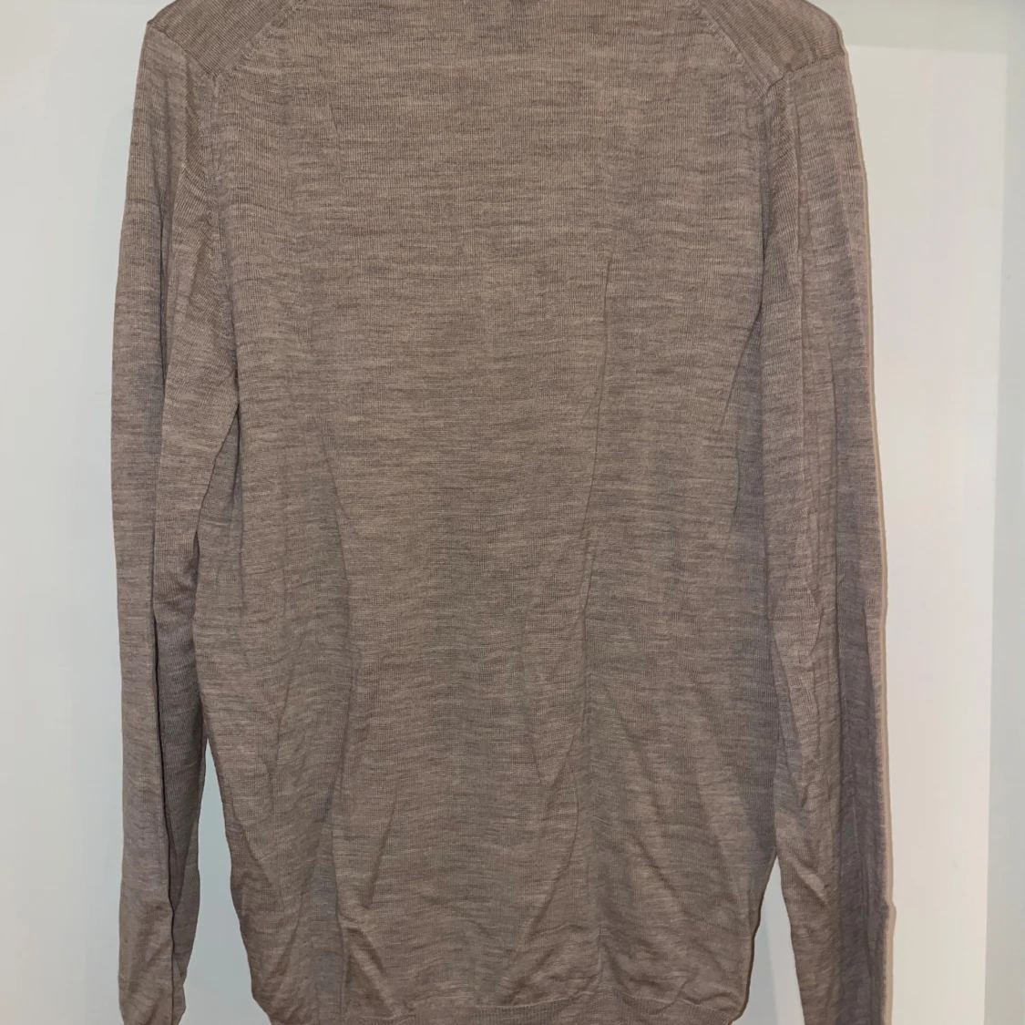 Beige stickad ”Charles” tröja från NN07 - 1