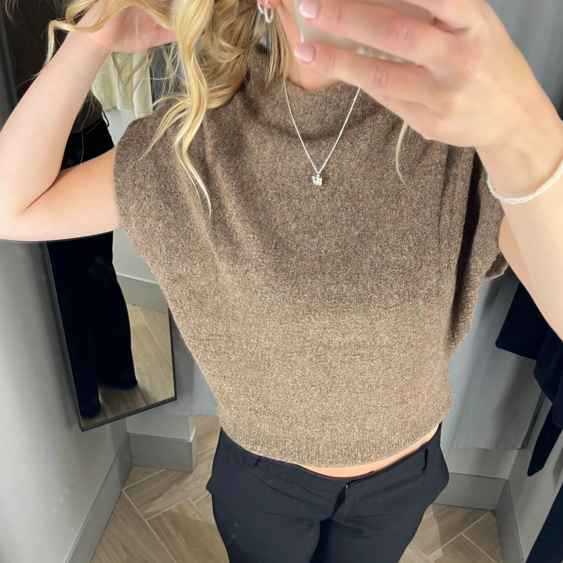 Brun stickad croppad topp - 1