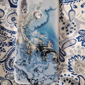 Mobilskal med blått marmormönster för Huawei p20 lite - Produkten är i nytt skick✨️
