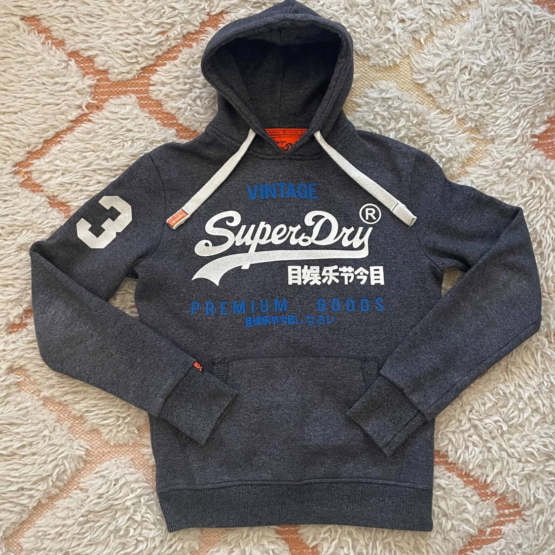 Mörkgrå Superdry hoodie - 2