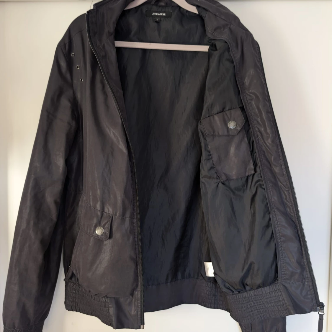 Svart bomberjacka från Junk de Luxe - 4