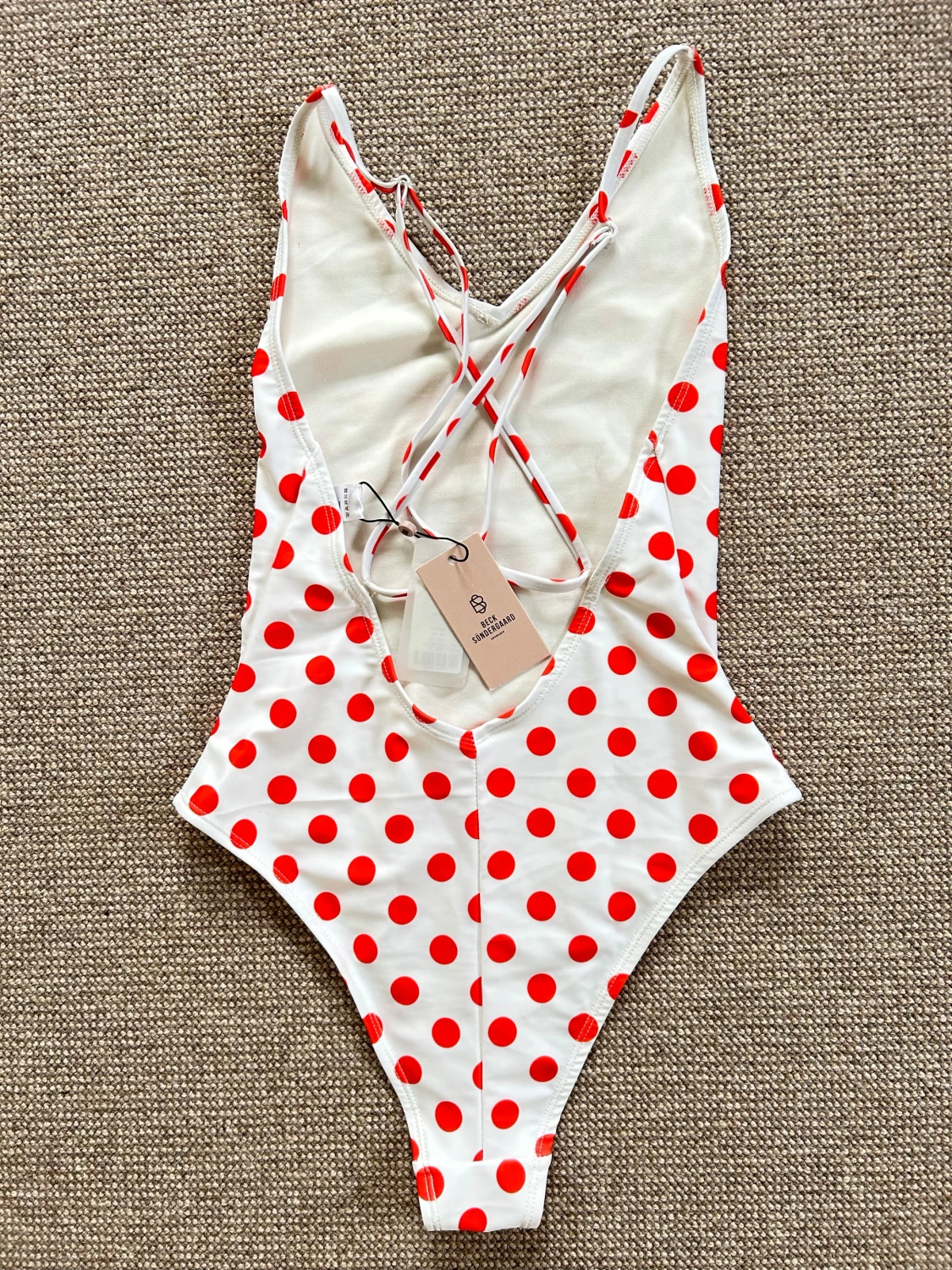 Vit baddräkt med röda prickar - Helt ny - Becksöndergaard - 2