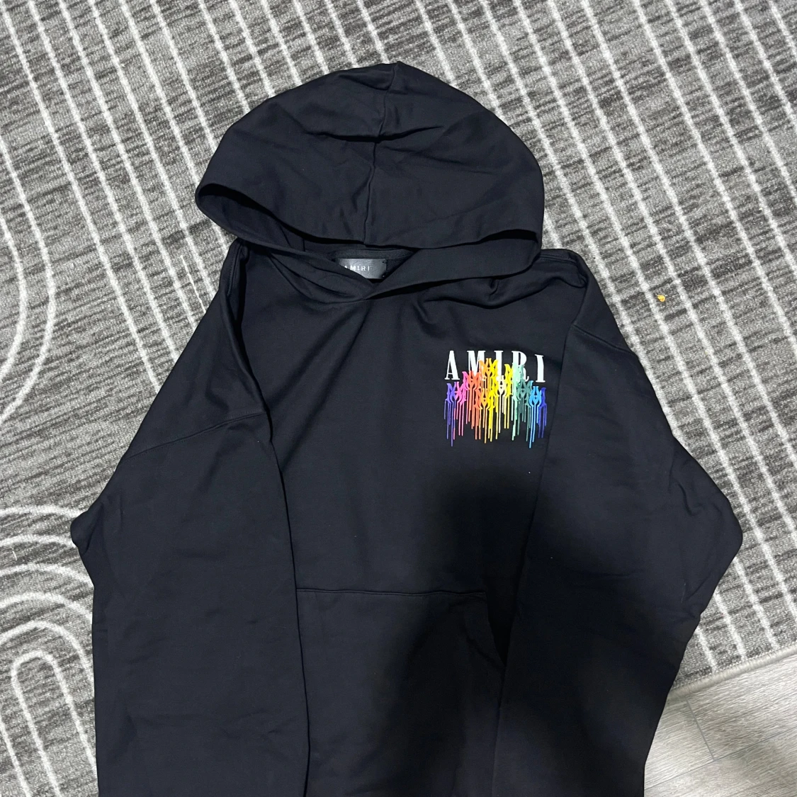 Svart AMIRI hoodie med regnbågstryck