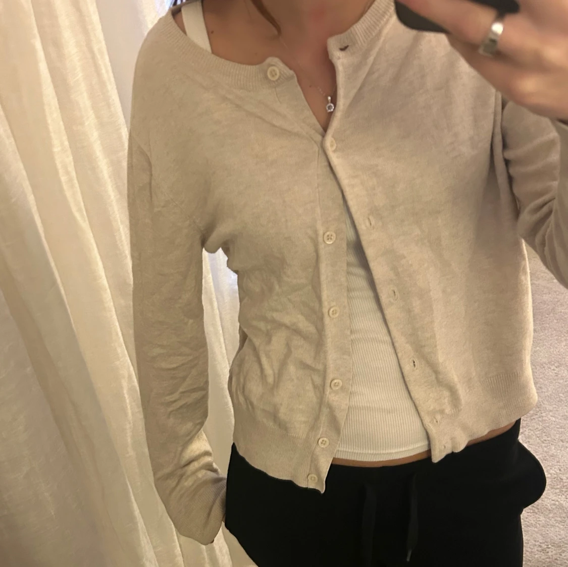 Beige kofta med knappar - 1