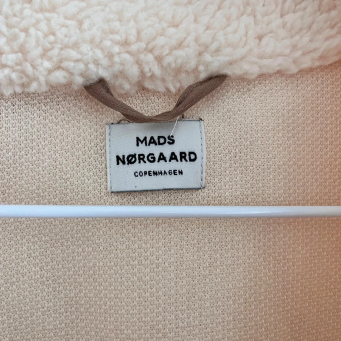 Beige fleeceväst från Mads Nørgaard - 1