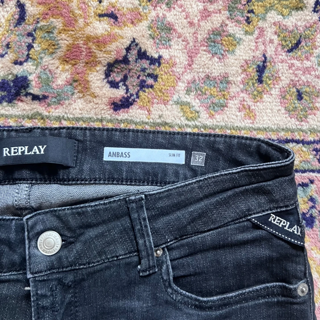 Svarta Replay Anbass jeans slim fit 32/30 - 2