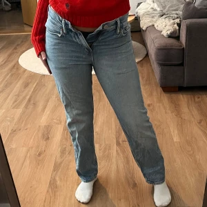 Raka jeans  - Jeans relaxed fit, storlek 28/30 men små i storleken. Inget att anmärka på