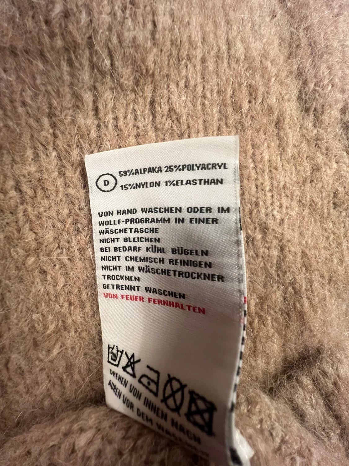 Beige stickad tröja från HÉST - 5