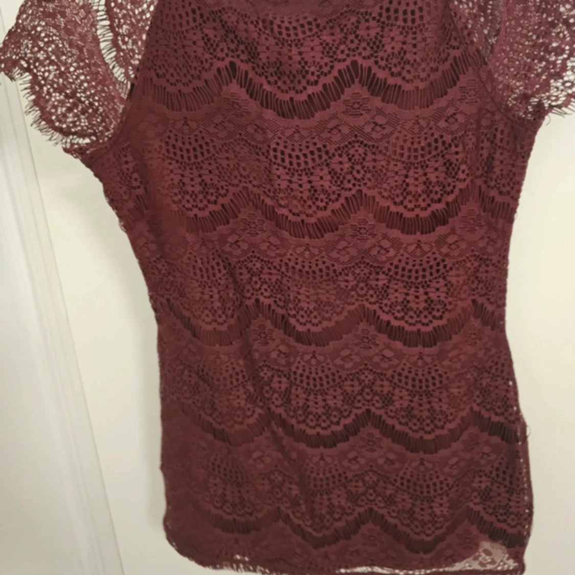 Vinröd spetstopp - 1