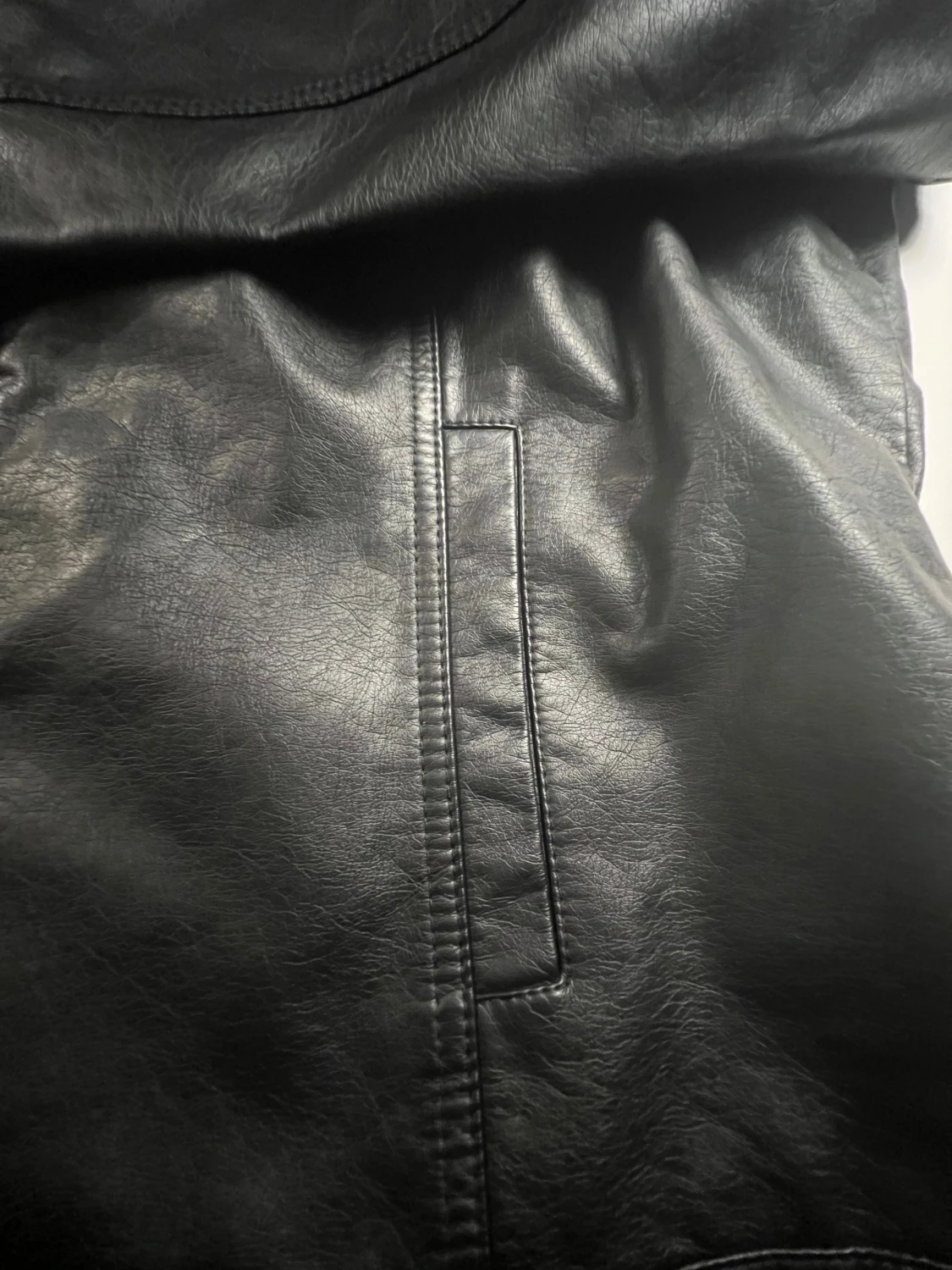 Svart skinnjacka från Only Carmakoma - 3