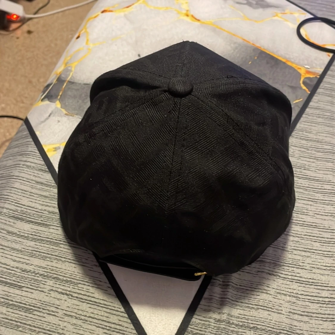 Svart Fendi keps med logomönster - 1