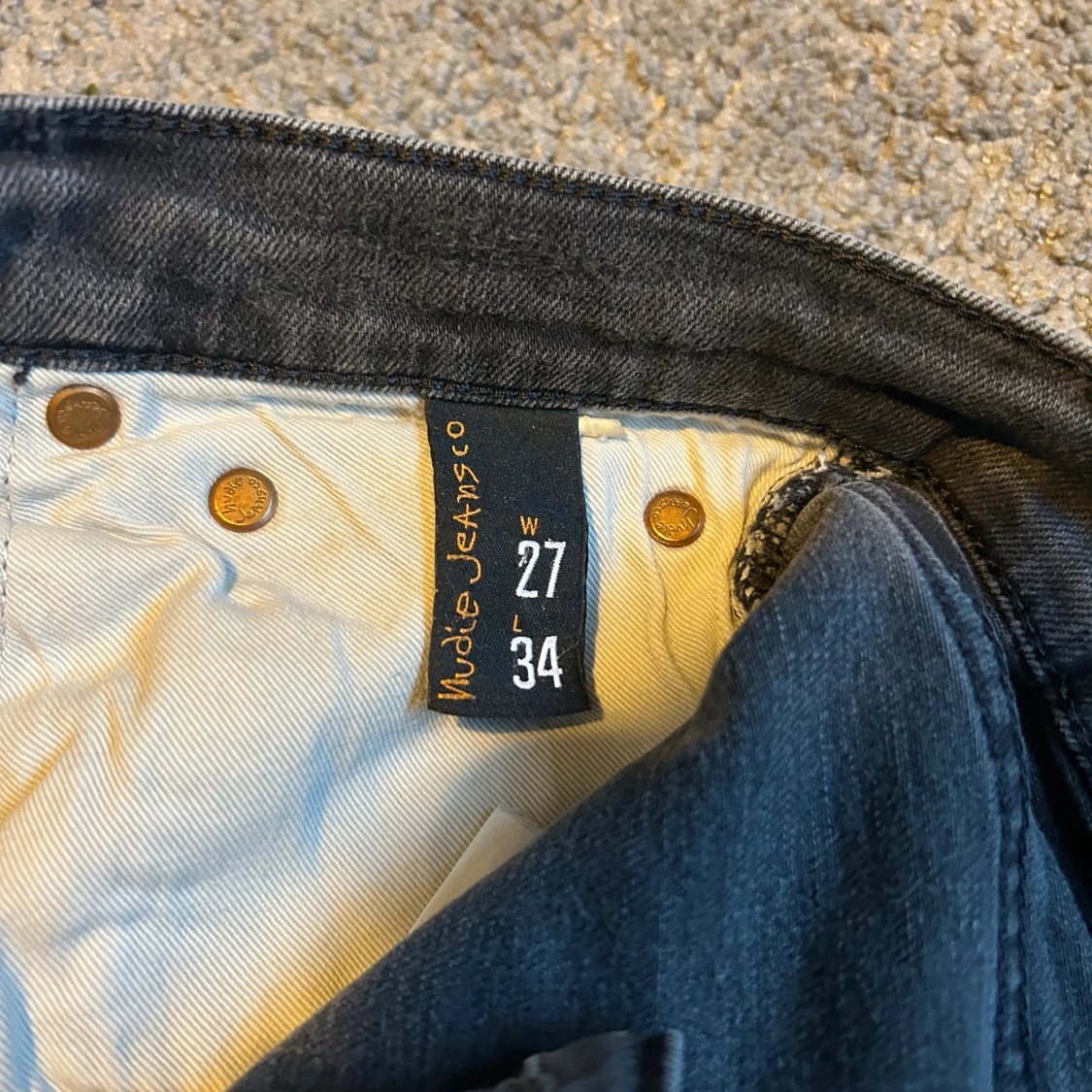 Mörkgrå jeans från Nudie Jeans, W27 L34 - 1