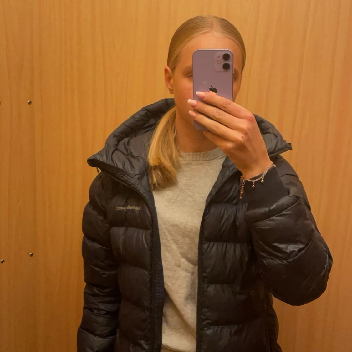 Svart pufferjacka från Peak Performance - 1