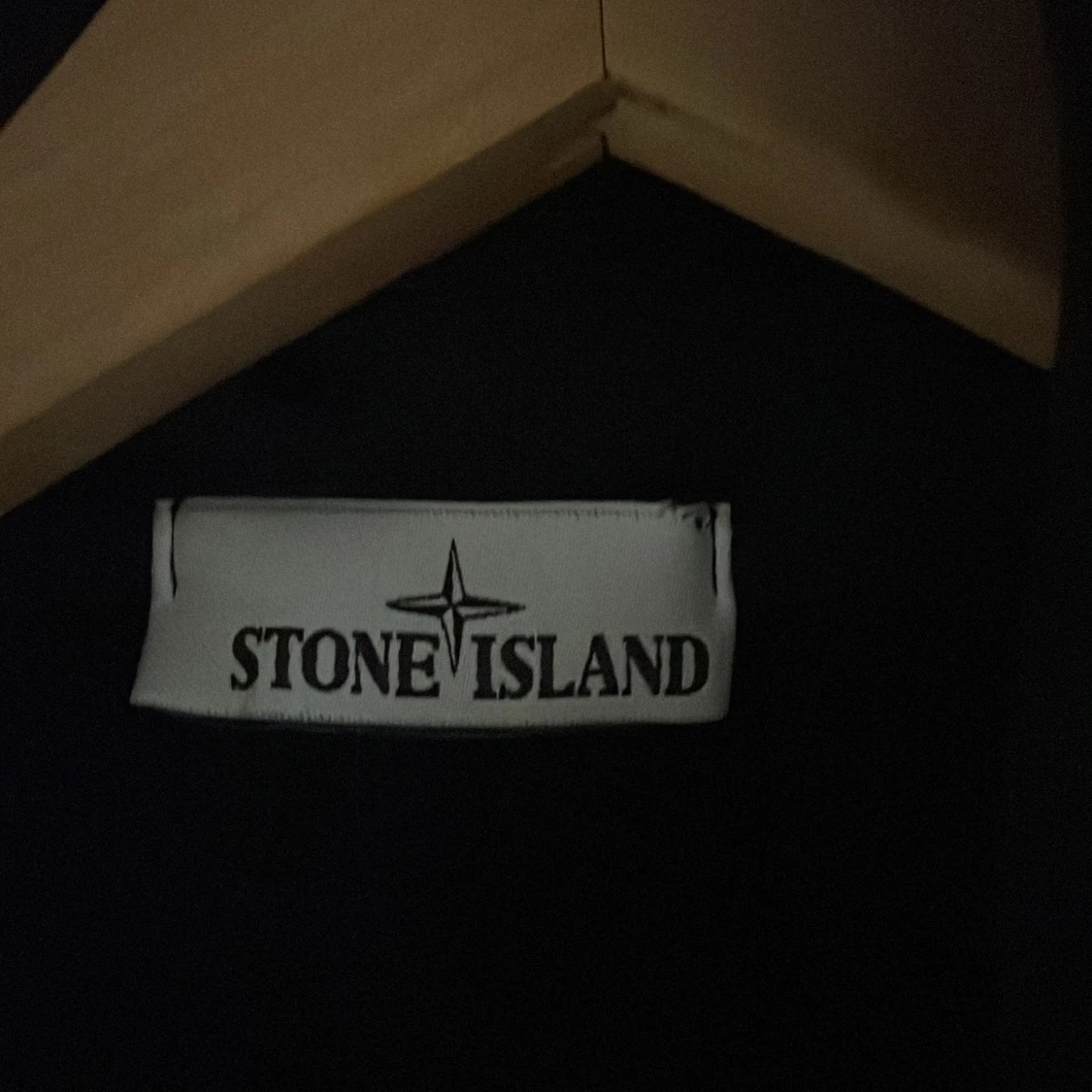 Svart hoodie från Stone Island - 3