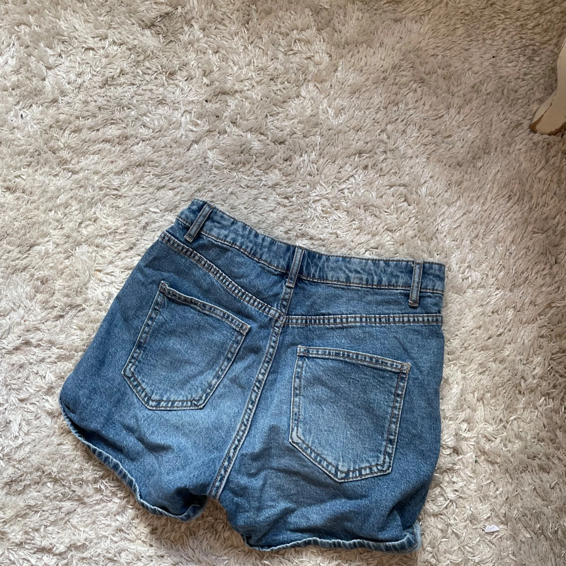 Blå jeansshorts från Lindex - 1