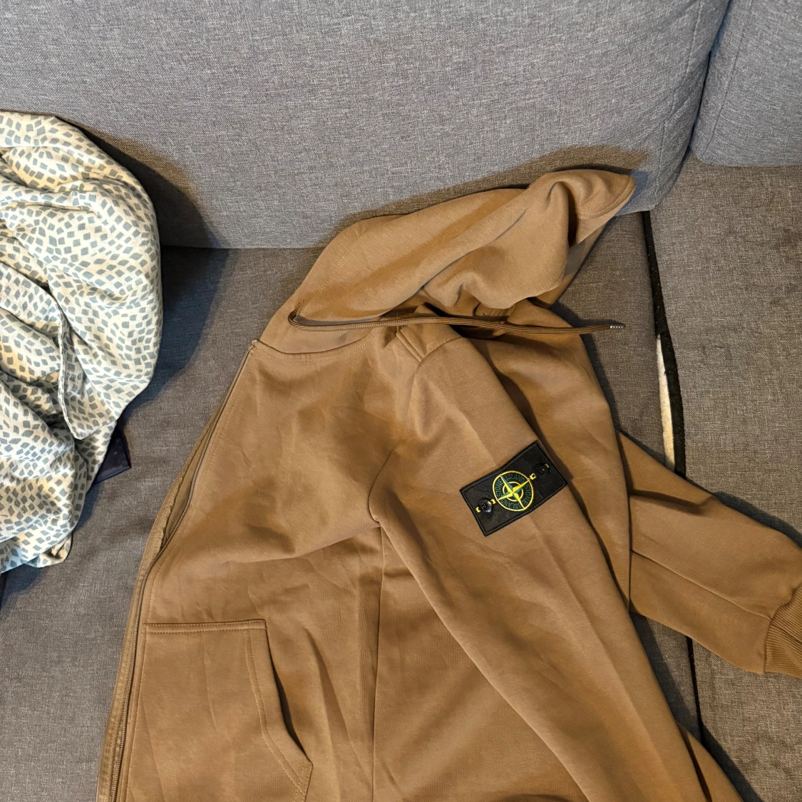 Brun hoodie från Stone Island
