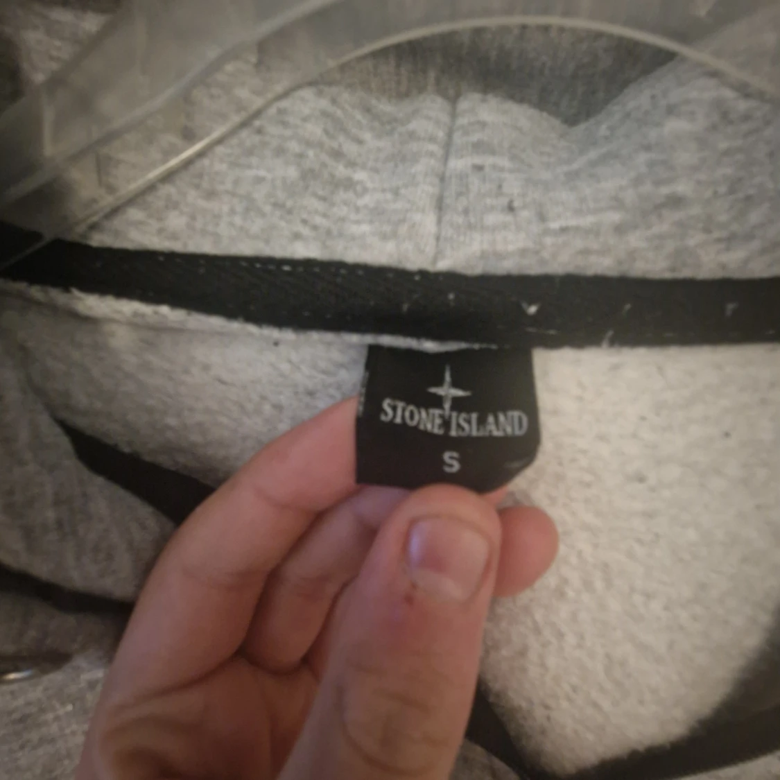 Grå half zip hoodie från Stone Island - 2