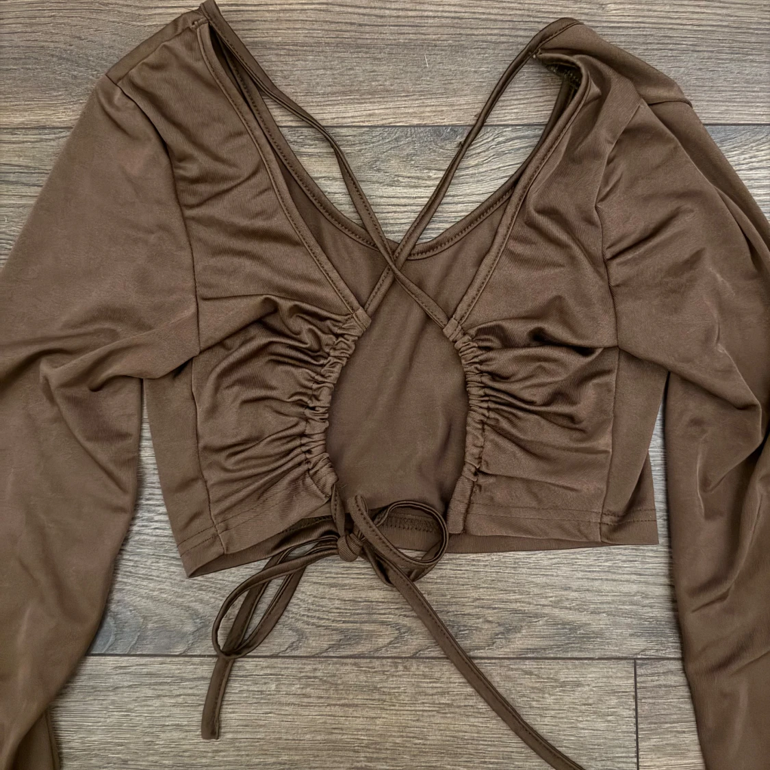 Brun croppad topp med snörning bak - 1