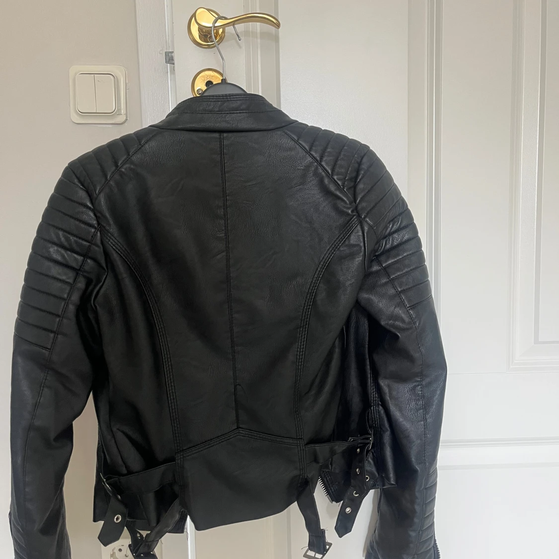 Svart skinnjacka från Voyelles, stl 36 - 1