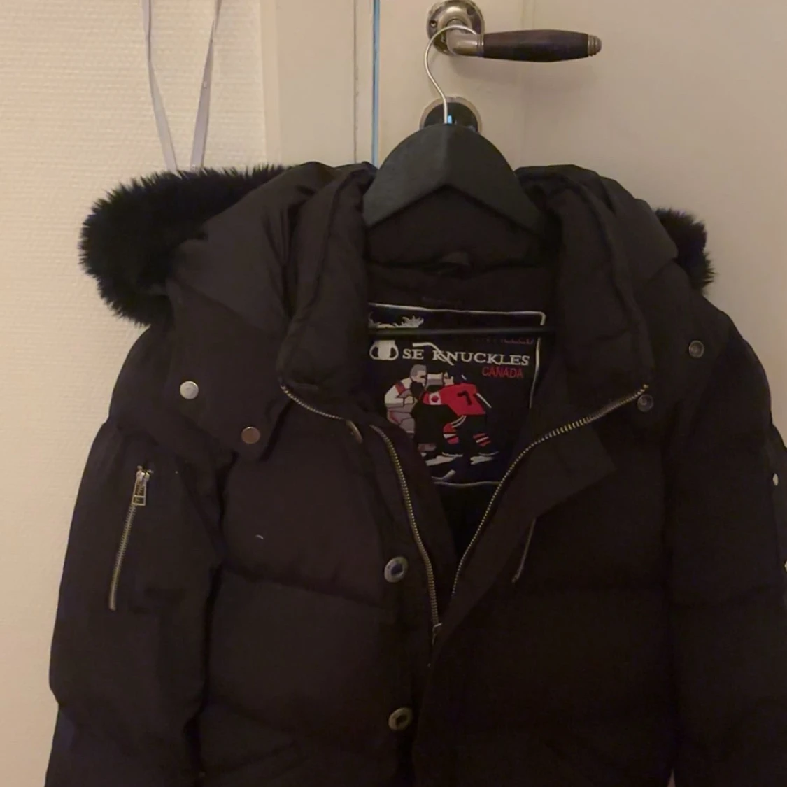 Svart dunjacka från Moose Knuckles - 2