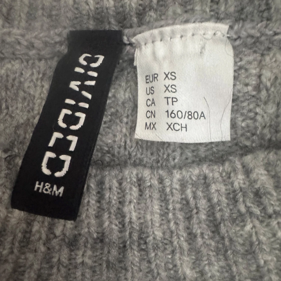 Grå stickad tröja från H&M Divided XS - 2
