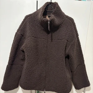 Teddy jacka - Så fin och skön jacka till hösten och våren❤️❤️, använd en gång!!