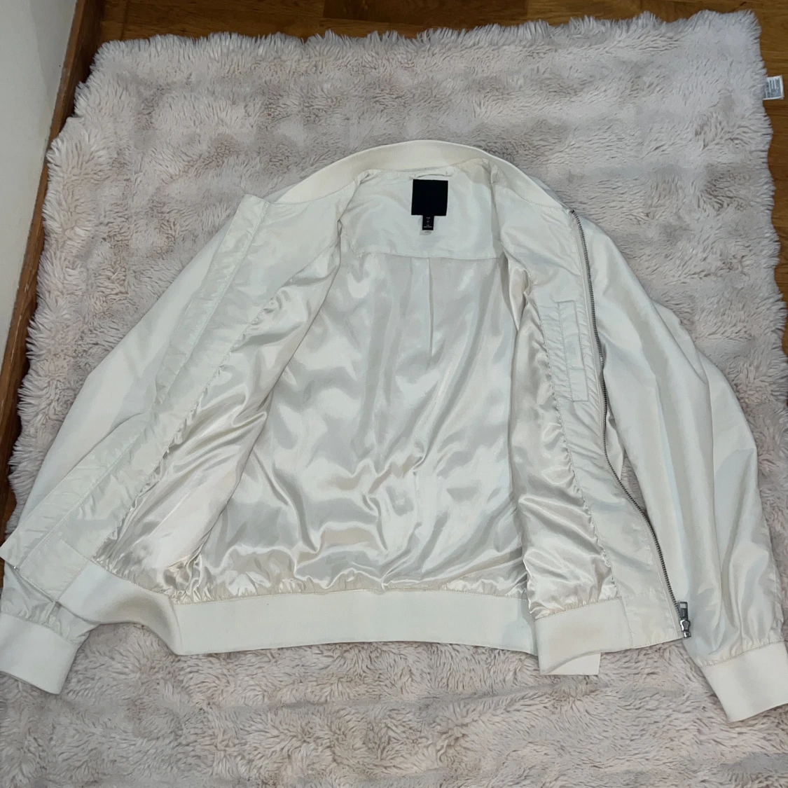 Vit bomberjacka från H&M, storlek L - 1