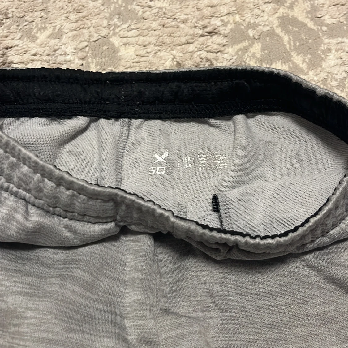 Grå hoodie från SOC med dragkedja - 4