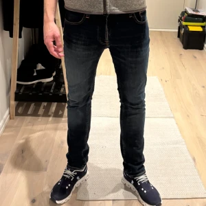 Nudie jeans grim tim - W31 L32. Indigo blue. Fint skick. 188cm, 82kg