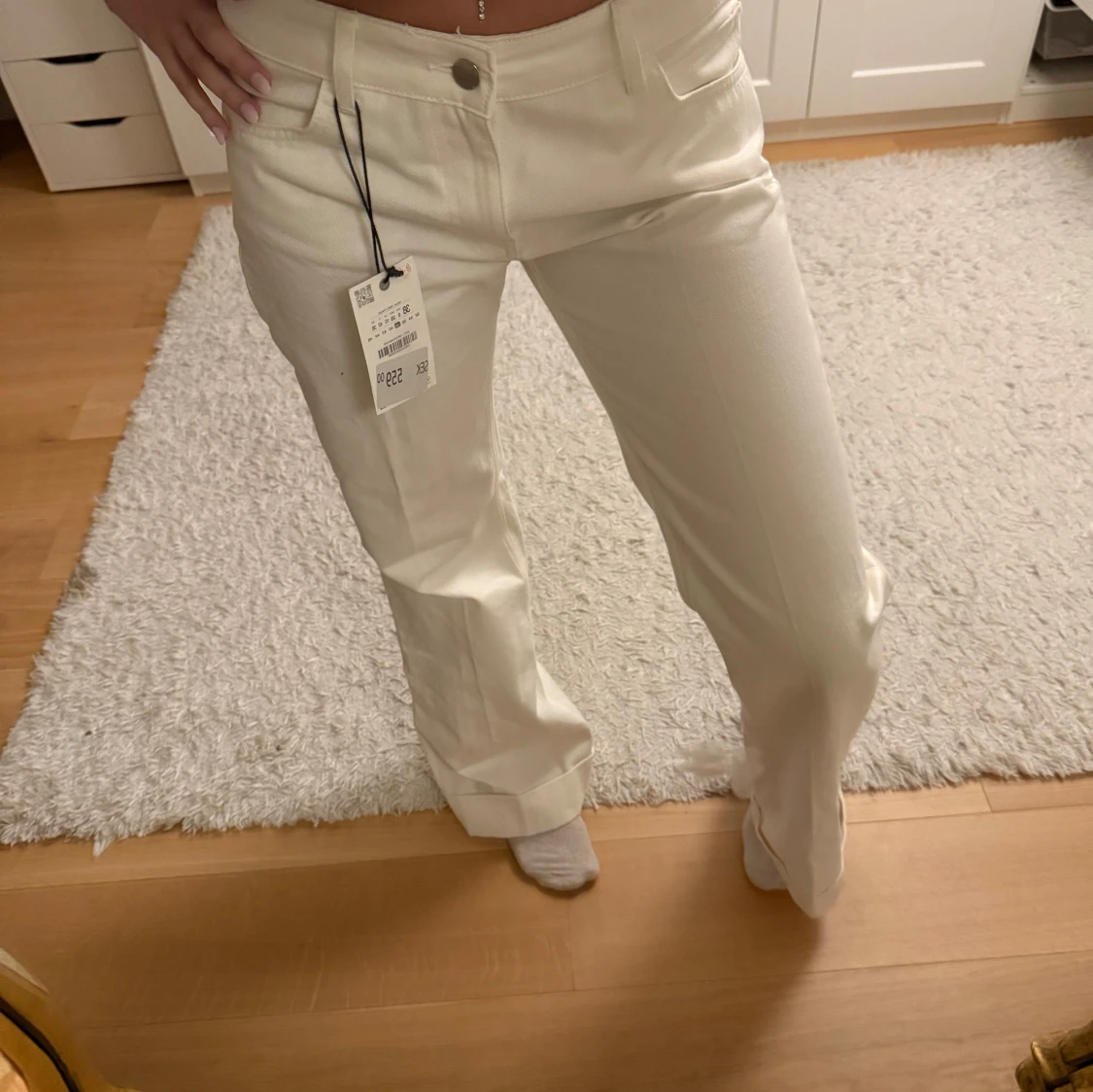 Vita bootcut jeans från Zara