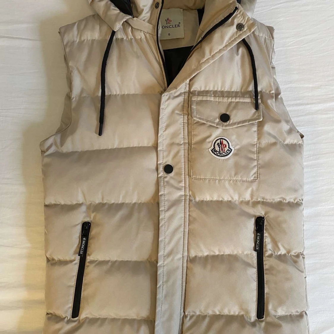 Moncler dunväst  - 1