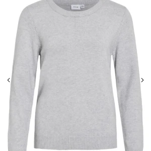 Ljusgrå stickad tröja från Vila - Ljusgrå stickad tröja från Vila i storlek xs
