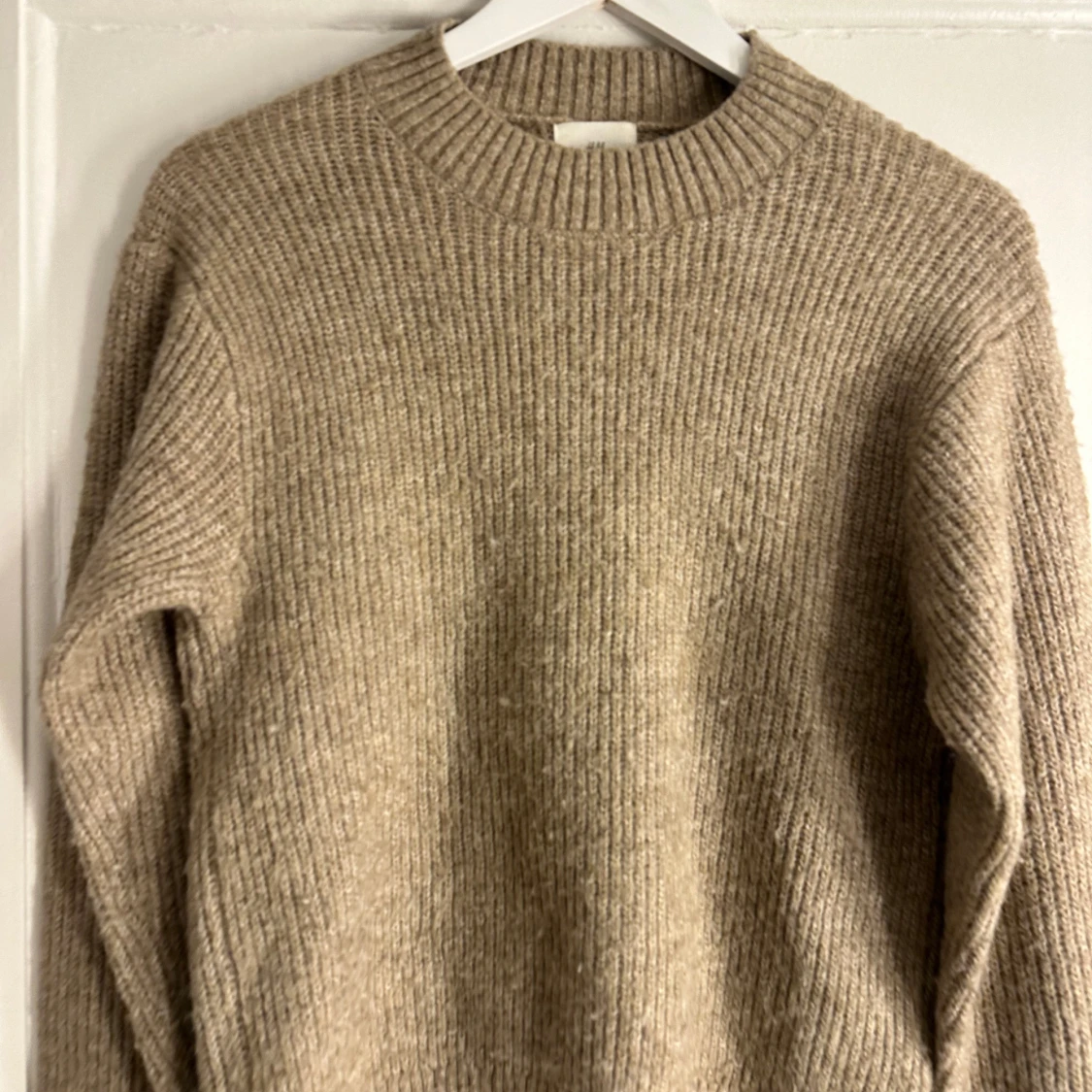 Beige stickad tröja från H&M - 1