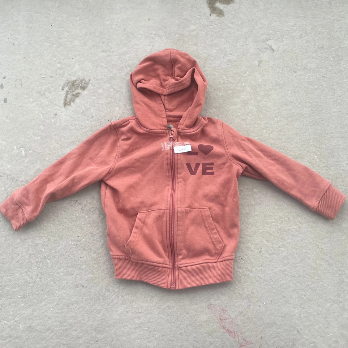 Rosa hoodie med LOVE-tryck och huva