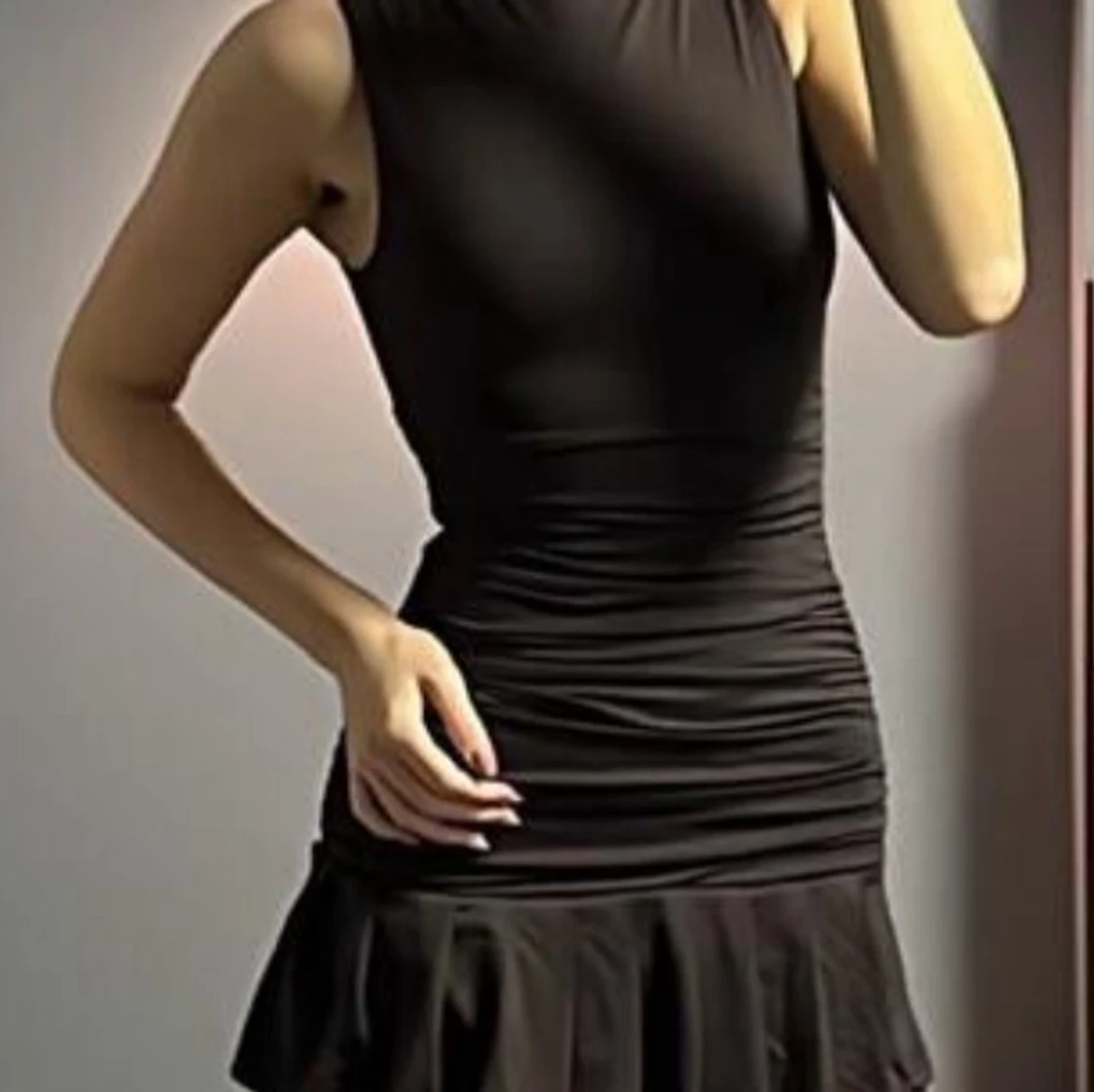 Brun ärmlös volangklänning Shein