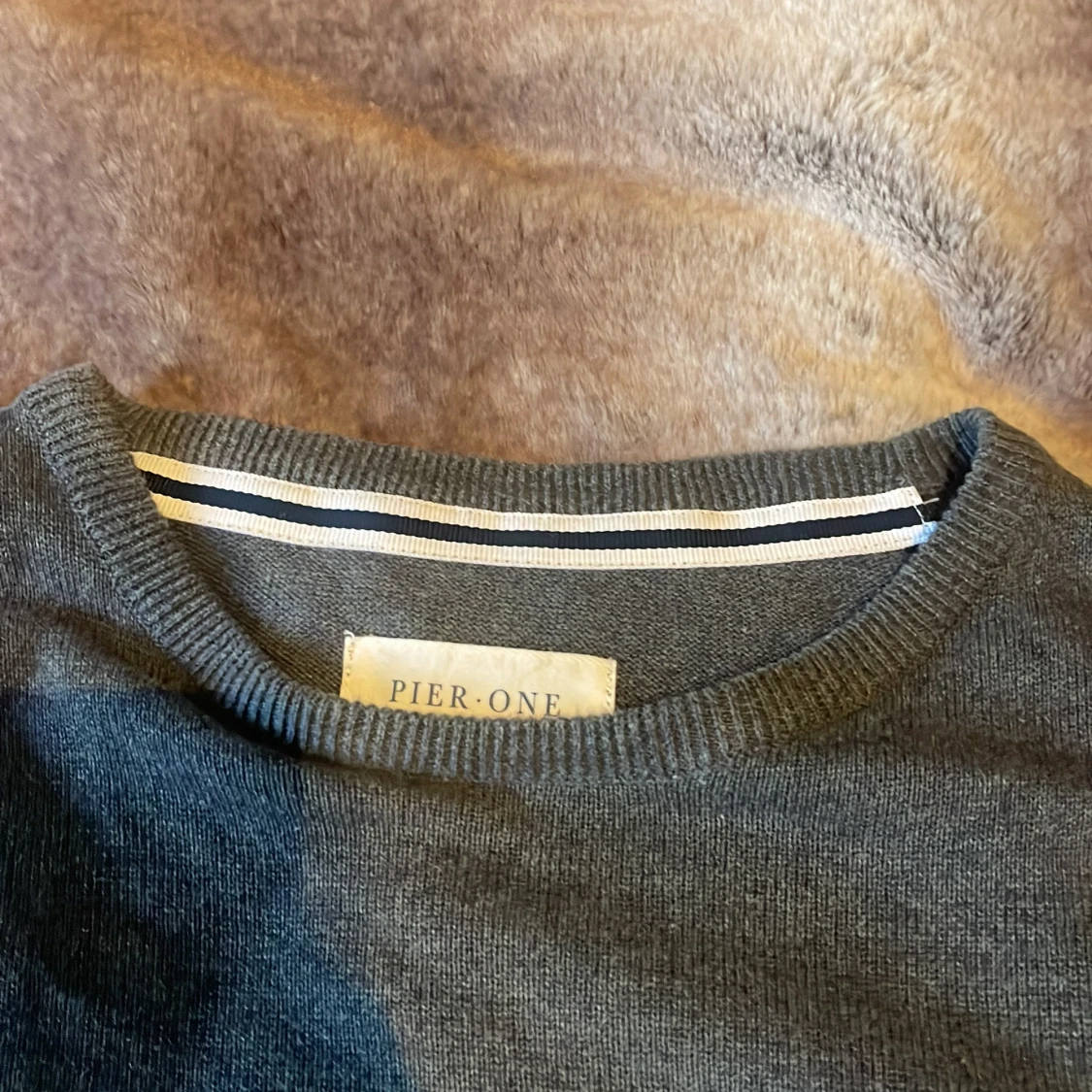 Mörkgrå stickad tröja från Pier One - 3