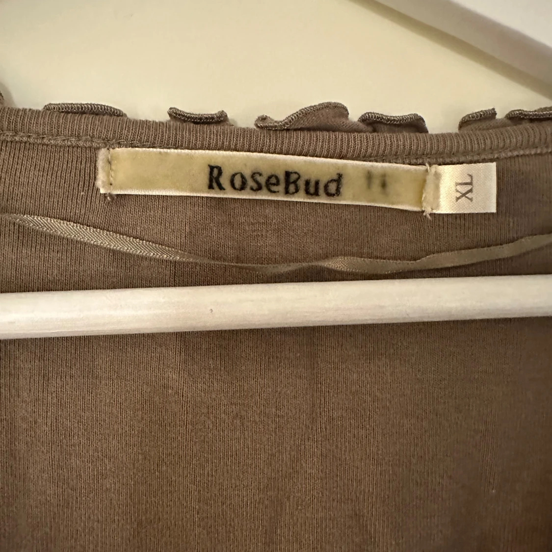 Beige kofta från RoseBud med volang strl: XL - 2