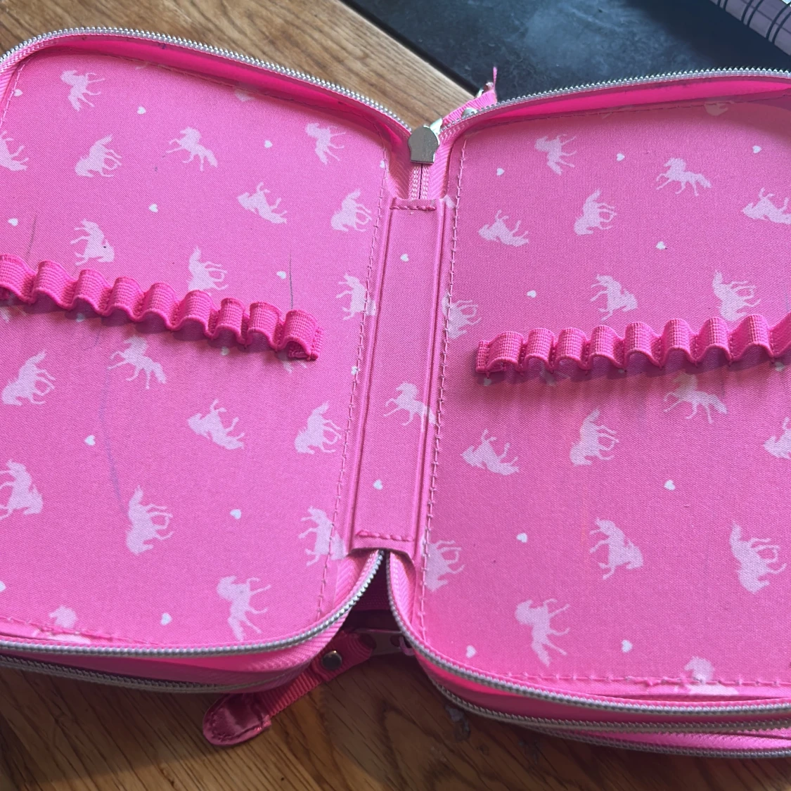 Rosa plånbok med hästmotiv Hugs & Kisses - 1