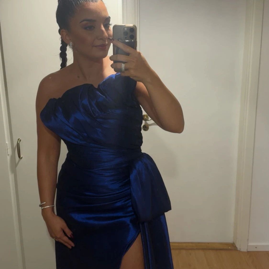 Marinblå långklänning