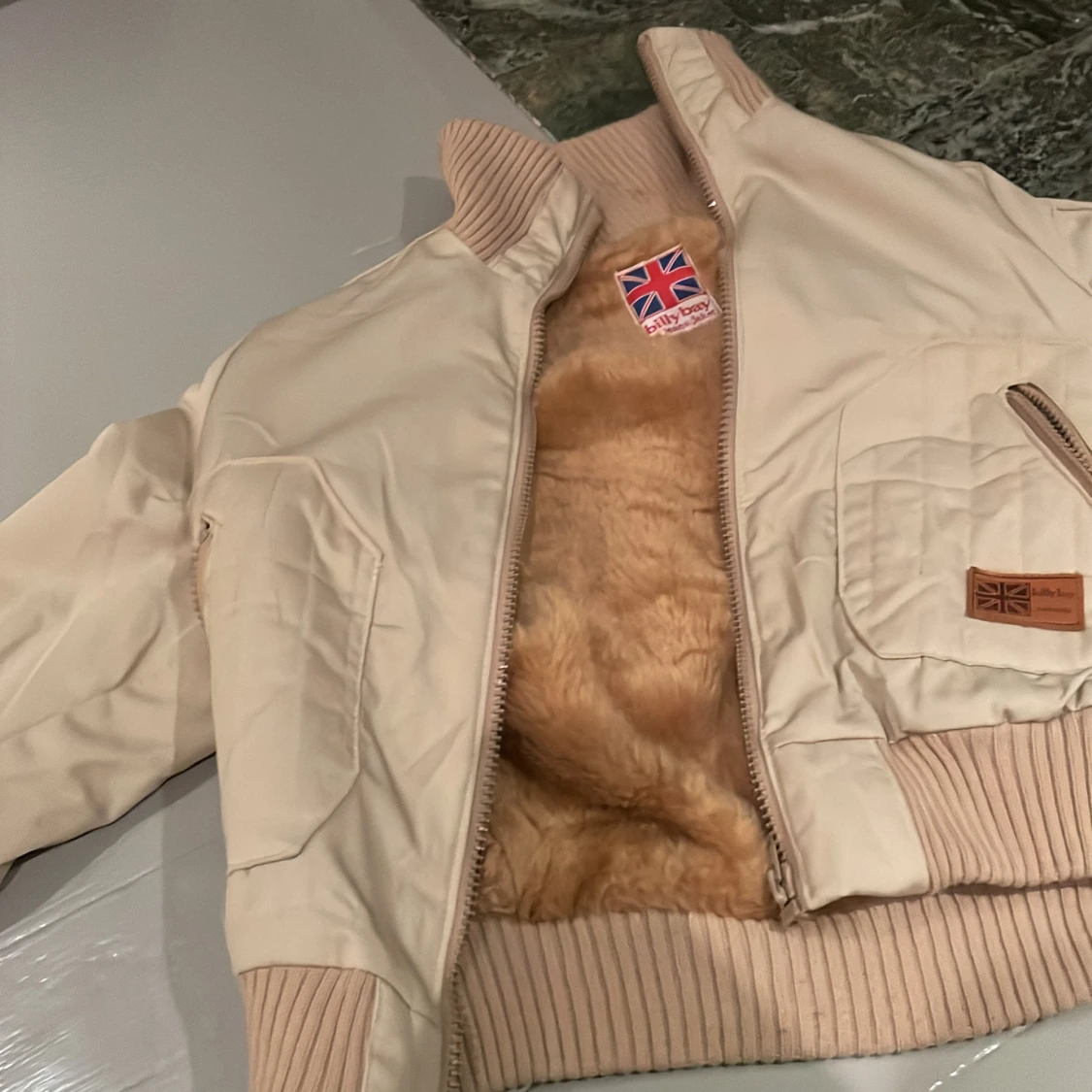 Beige bomberjacka från Billybay - 1