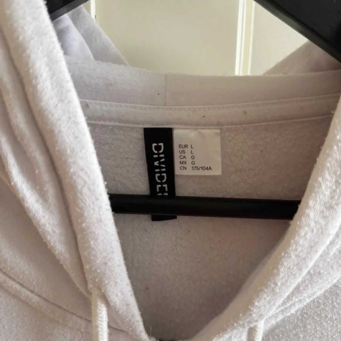 Vit och orange hoodie från H&M - 2