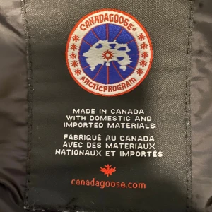 Canada Goose väst - Canada Goose väst, storlek XS (men kan även passa S). Sällan använd.